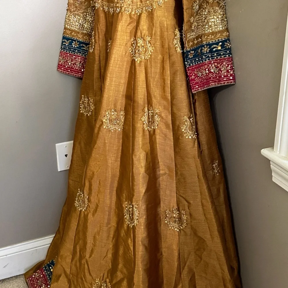 Embellished Golden Brown Traditional Evening Dress - Picture 5 of 14